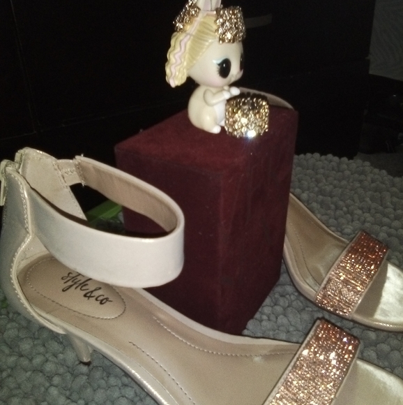 Women's heels - Picture 2 of 2